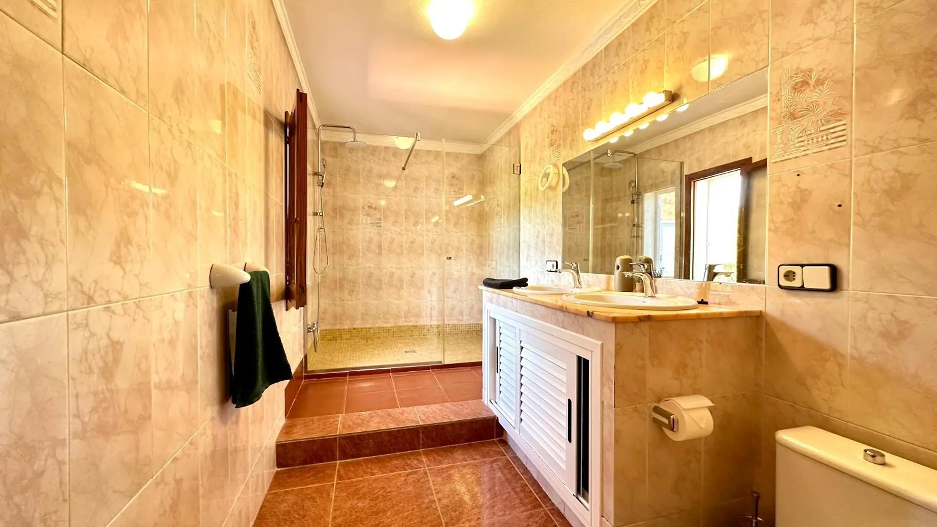 Villa In Playa Den Bossa & Ibiza Town 7Min, Bbq San José