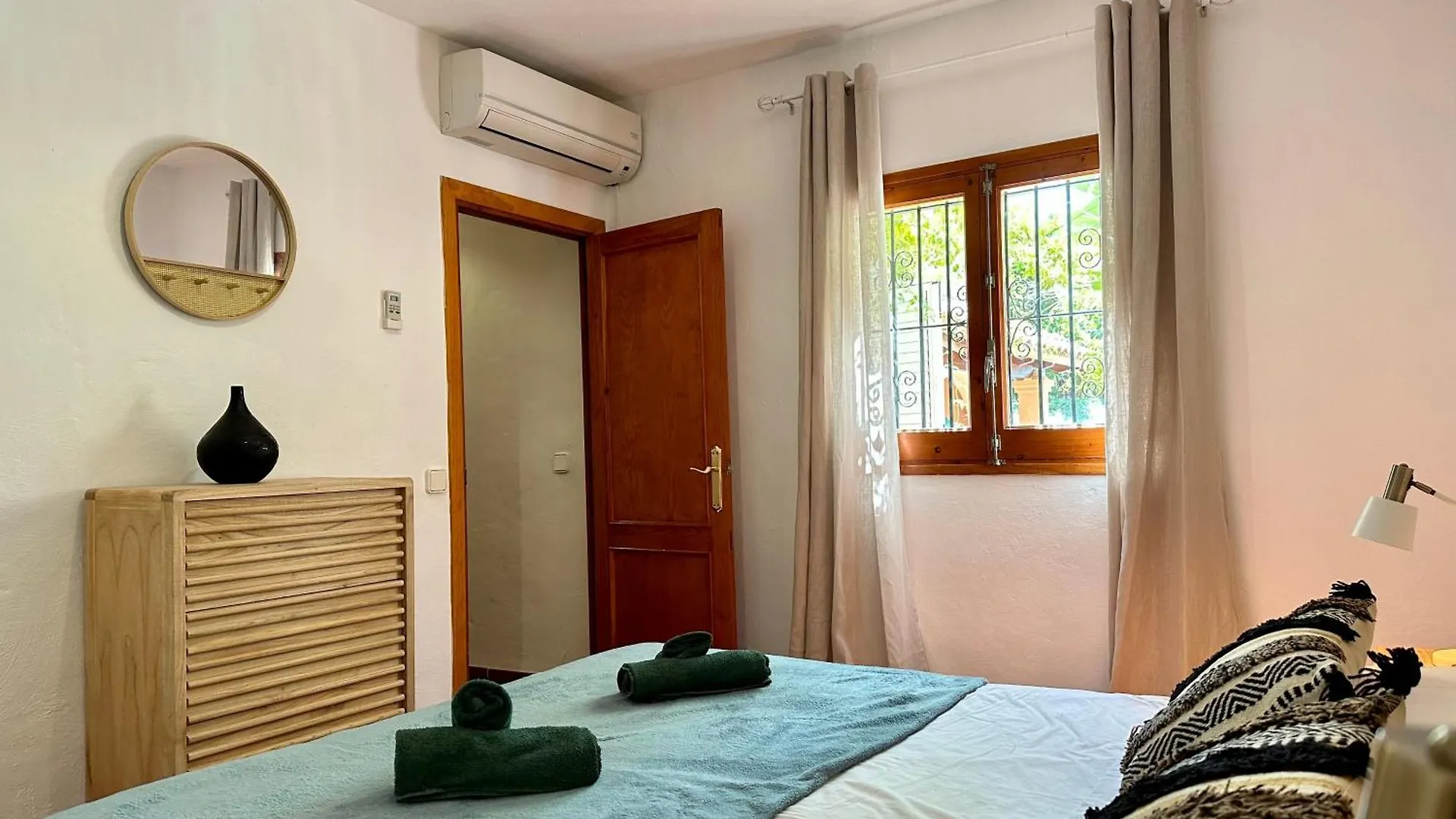 Villa In Playa Den Bossa & Ibiza Town 7Min, Bbq San José